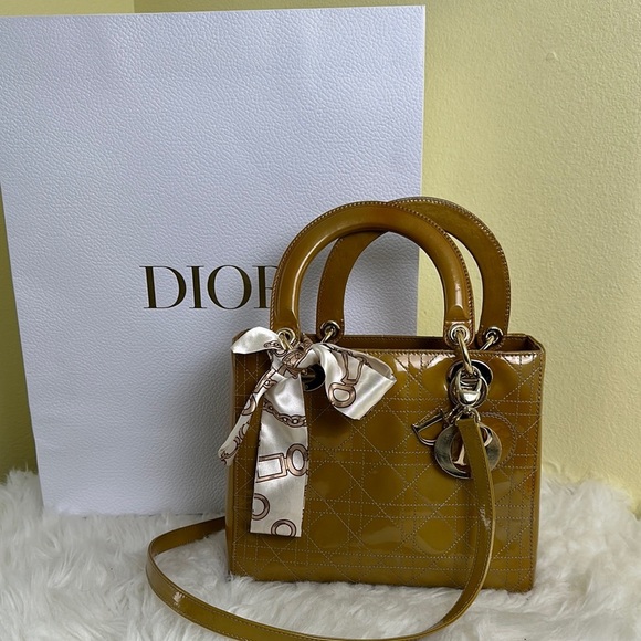 💯Authentic Lady Dior Small Handbag🍀 - Picture 6 of 17